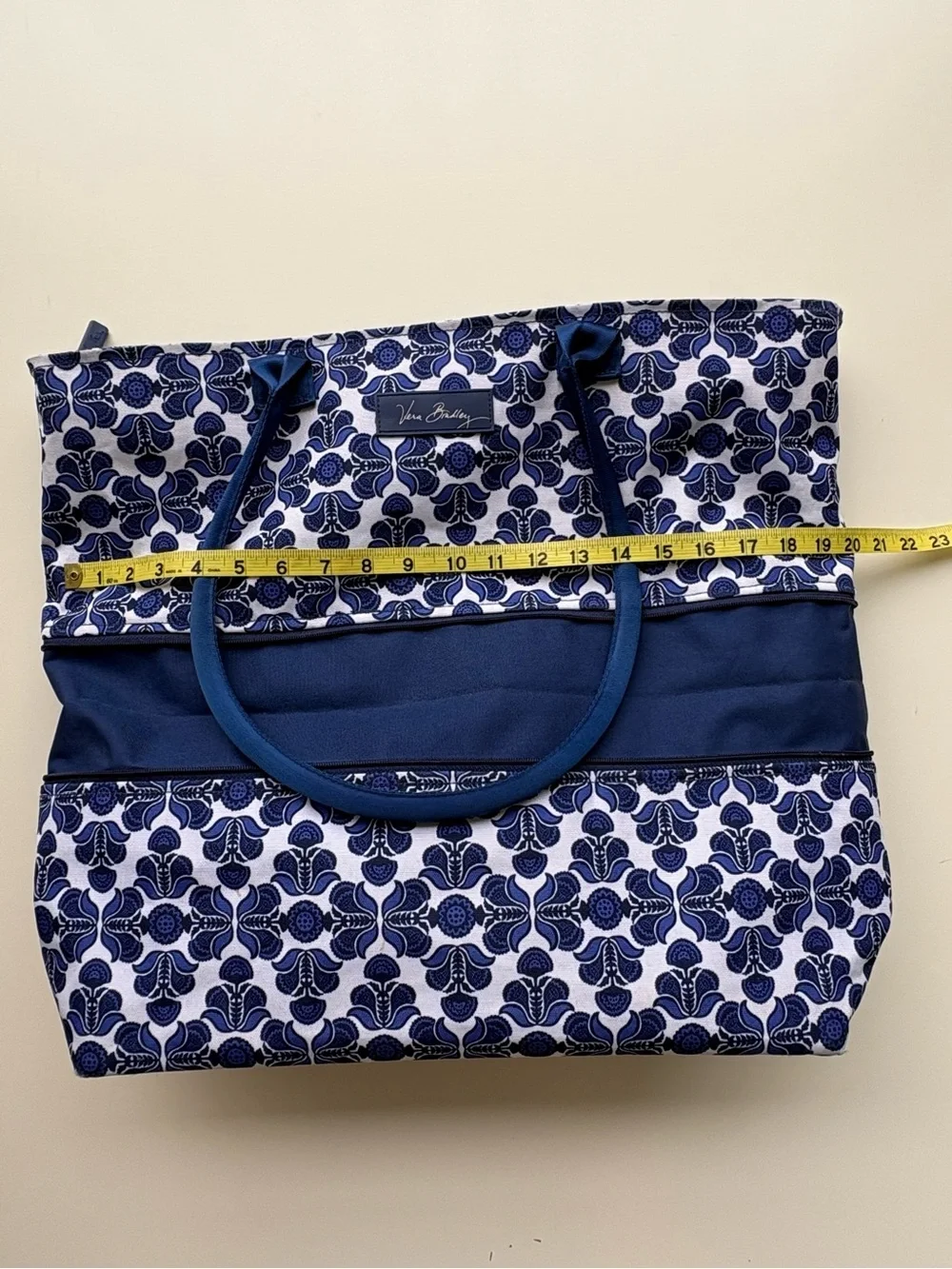 Vera Bradley Lighten Up Expandable Travel Bag Blue & White Floral Pattern